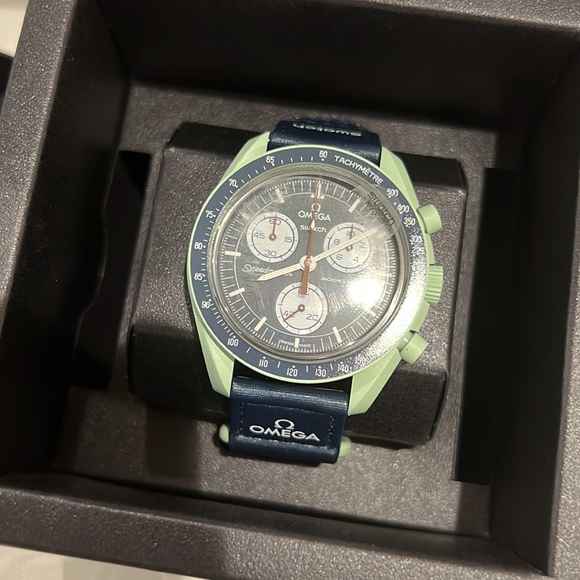 brand new omega x swatch bioceramic moonswatch mission on earth with certificate - Picture 2 of 3